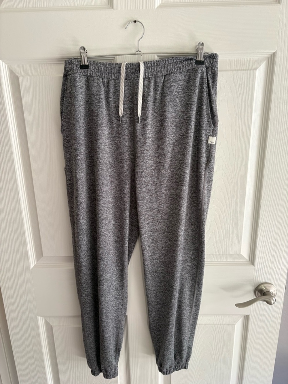 vuori boyfriend joggers medium grey